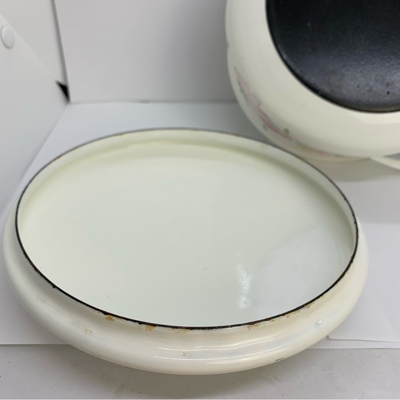 Kobe Kitchen Vintage Kobe Japan Courtney Floral Enamelware Covered